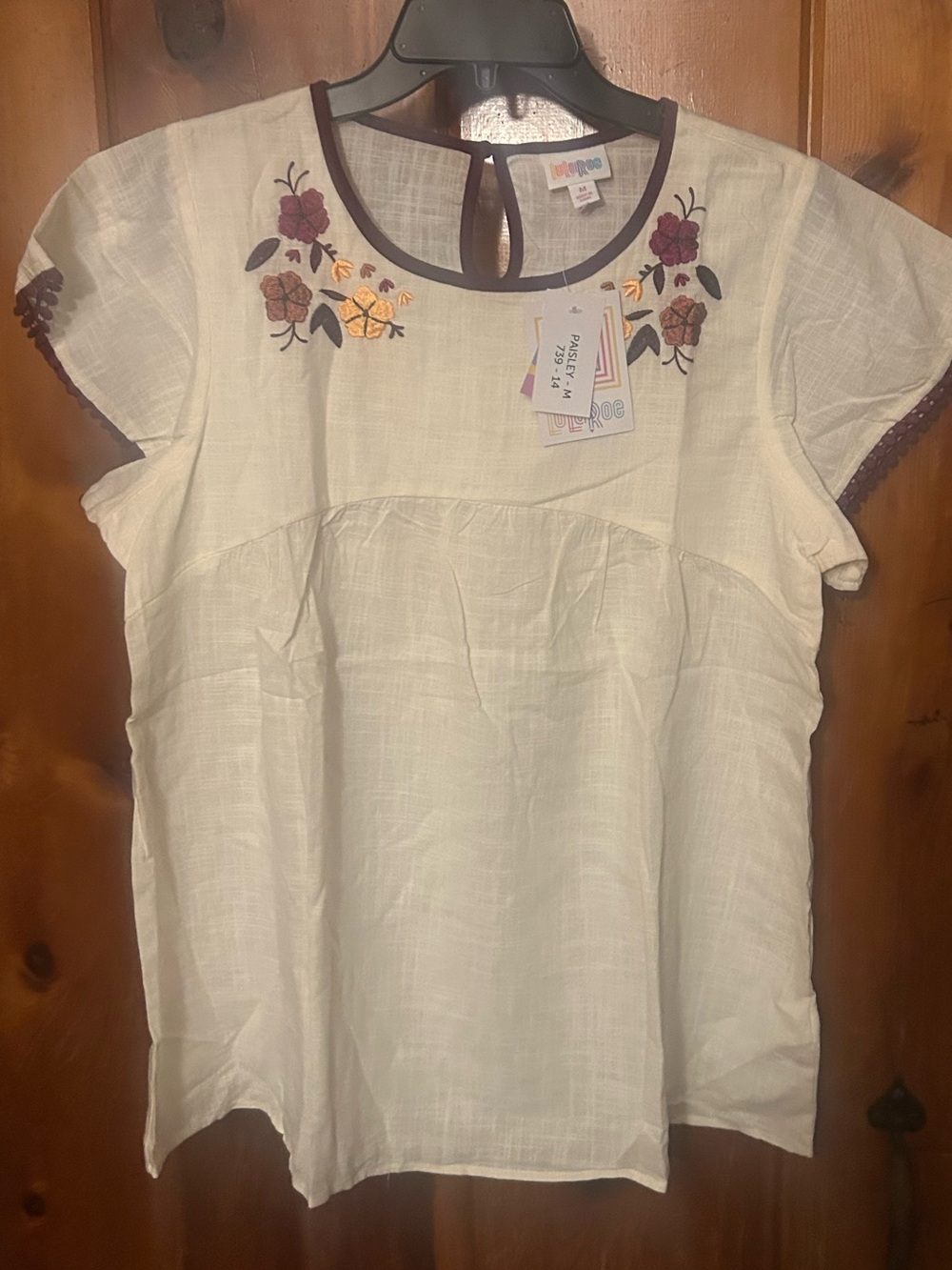 LuLaRoe Woman’s Cream Embroidered Short-Sleeve Women's Top Paisley - M NWT